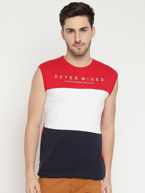 

V2 Value & Variety Men Red Colourblocked Applique T-shirt
