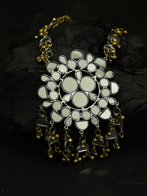 

justpeachy Gold-Toned & White Silver-Plated Handcrafted Necklace