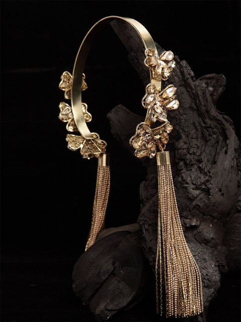 

Bijoux by Priya Chandna Women Gold Necklace and Chains