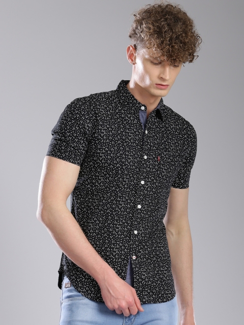 

Levis Men Black & White Printed Slim Fit Casual Shirt