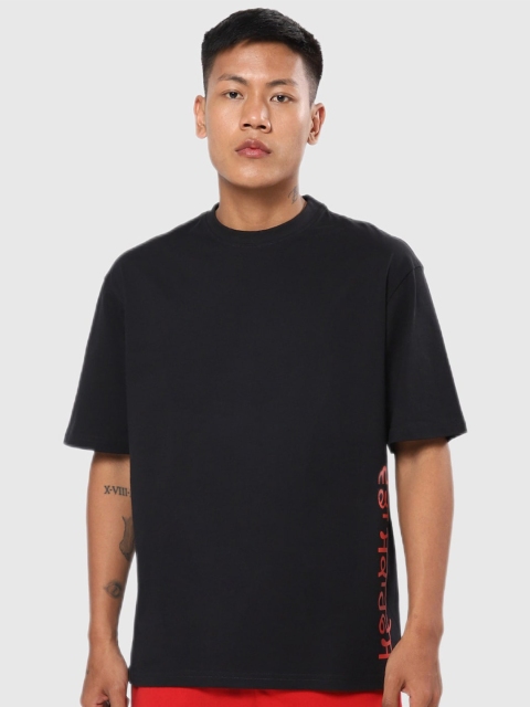 

Bewakoof Men Black Loose Outdoor T-shirt