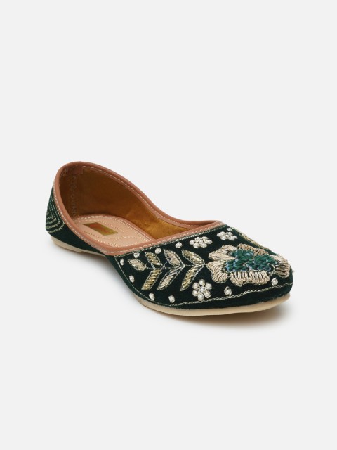 

Ta Chic Women Black Ethnic Mojaris Flats