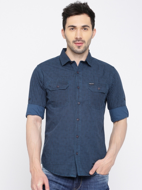 

Ecko Unltd Men Blue Regular Fit Checked Casual Shirt