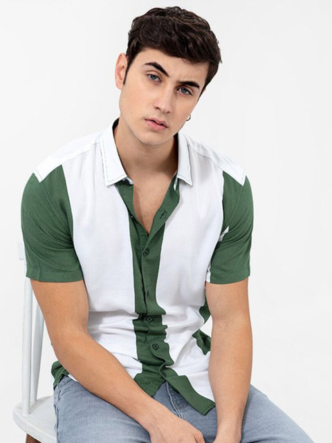 

Snitch Men Green Slim Fit Striped Casual Shirt