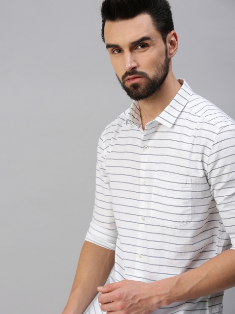 

SHOWOFF Men White Comfort Slim Fit Striped Casual Shirt