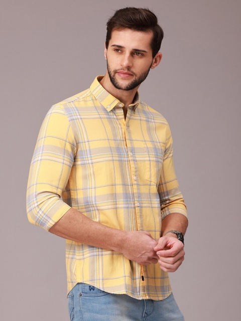 

FOGA Men Yellow Classic Slim Fit Tartan Checked Casual Shirt