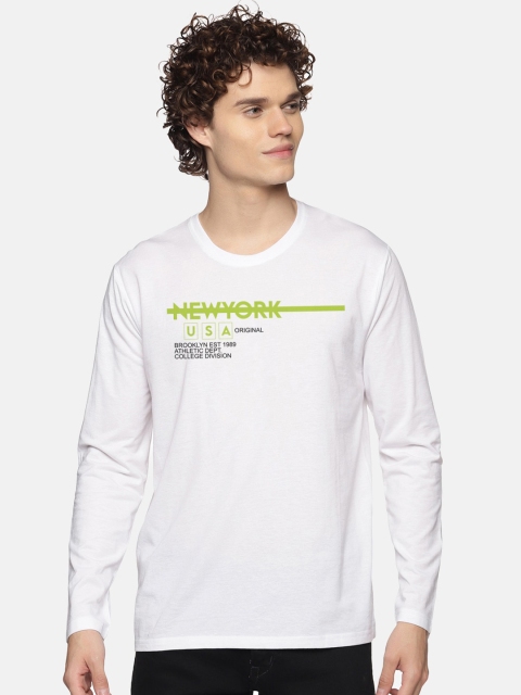 

MASH UNLIMITED Men White Typography Printed V-Neck Applique T-shirt