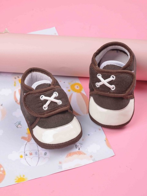 

POPLINS Infant Kids Brown Solid Booties