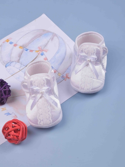 

POPLINS Infant Kids White Solid Booties