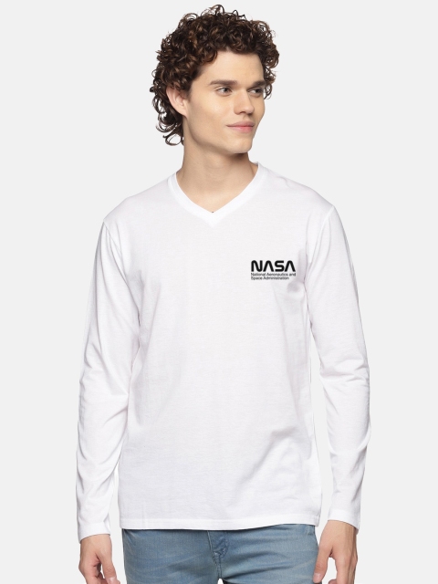 

BLACK RADIO Men White Typography V-Neck Monochrome T-shirt