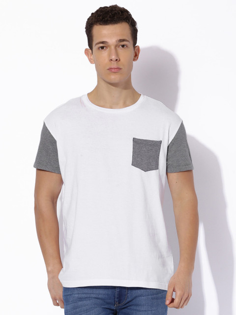 

Aeropostale Men White Solid Round Neck T-Shirt