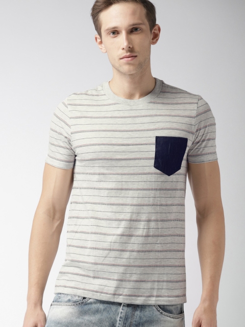 

Aeropostale Men Grey Striped T-shirt