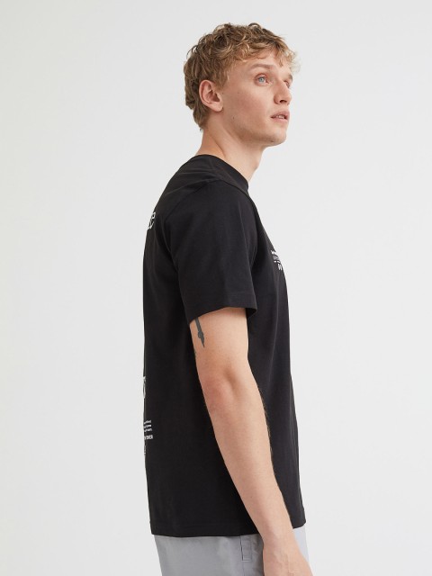 

H&M Men Black Printed Cotton T-shirt