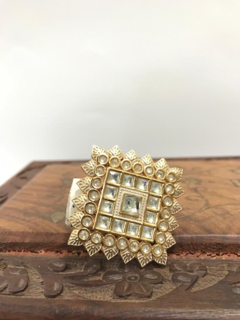 

SURYAM DESIGNER JEWELLERY Rose Gold-Plated Rose Gold Kundan Studded Finger Ring