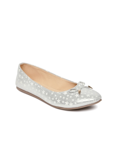 

Inc 5 Women Silver-Toned & Off-White Printed Ballerinas