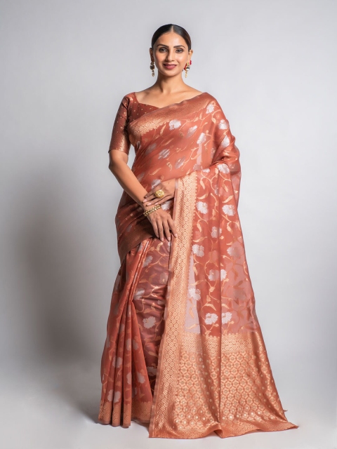 

Lilots Bronze-Toned & Gold-Toned Woven Design Khadi Saree
