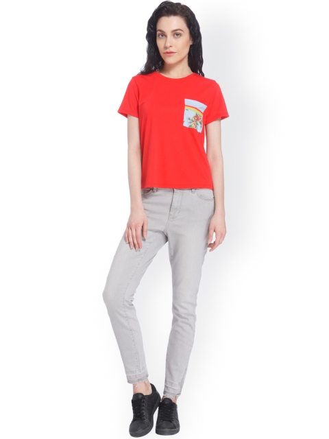 

Vero Moda Women Red Solid Regular Top