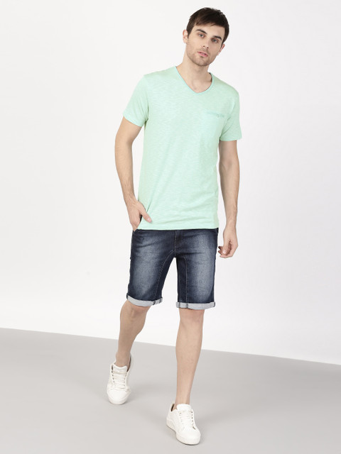 

ether Men Blue Self Design V-Neck T-shirt