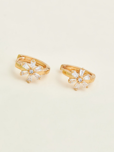 

Kushal's Fashion Jewellery Gold-Plated White Floral Studs