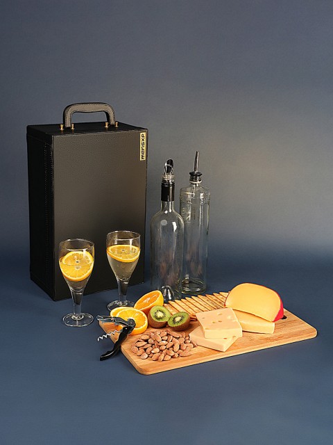 

MensXP Black Wine Box Set
