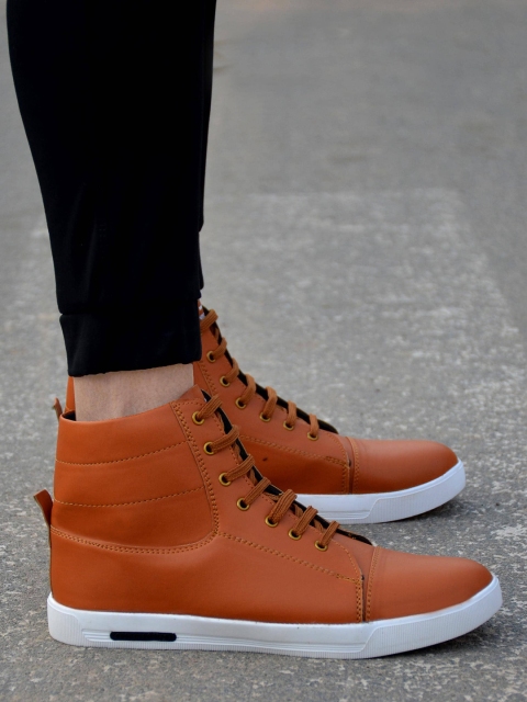 

Hundo P Men Tan Sneakers