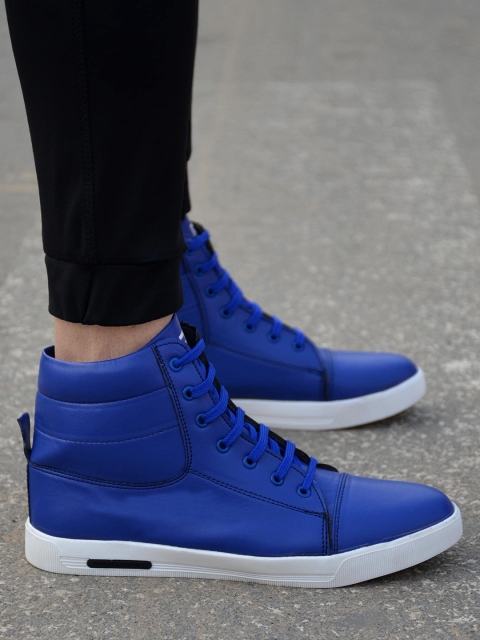 

Hundo P Men Blue Sneakers