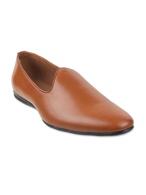 

Metro Men Tan Printed Leather Loafers