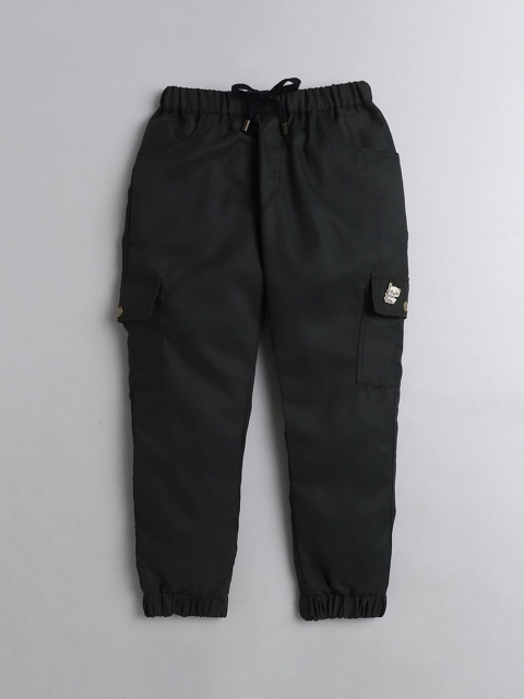 

Hopscotch Boys Green Solid Lounge Joggers
