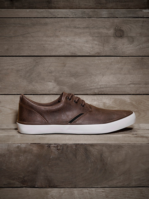 

Roadster Men Brown Sneakers