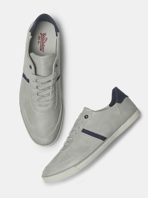 

Roadster Men Grey Sneakers