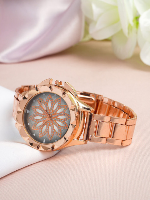 

Ferosh Women Grey Embellished Dial & Rose Gold-Plated Bracelet Style Straps Analogue Watch APWAT22-1014