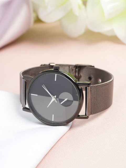 

Ferosh Women Black Dial & Black Bracelet Style Straps Analogue Watch APWAT22-1027