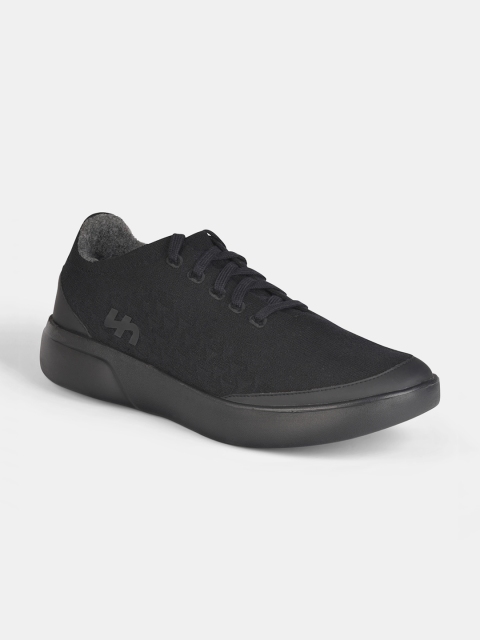 

Flatheads Men Black Printed Sneakers