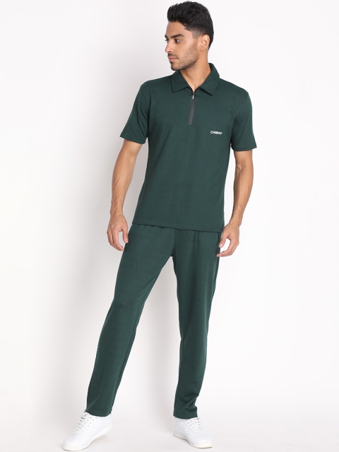 

Chkokko Green Solid T-Shirt & Trousers Co-ords