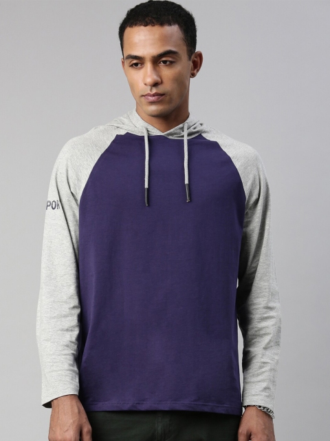 

Breakbounce Men Navy Blue & astral aura Colourblocked T-shirt
