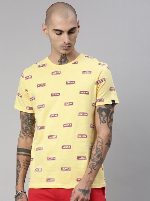 

Breakbounce Men Yellow & pastel yellow Printed T-shirt