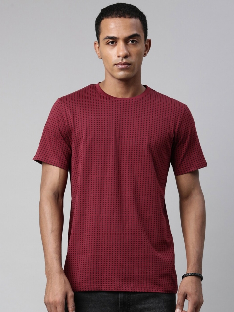 

Breakbounce Men Maroon Striped T-shirt
