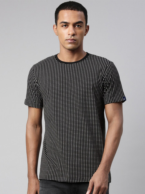 

Breakbounce Men Black Striped T-shirt