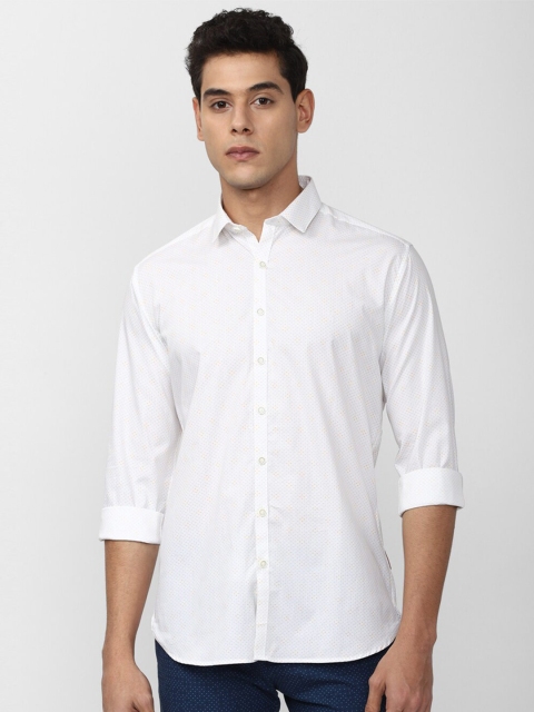 

V Dot Men White Slim Fit Striped Casual Shirt