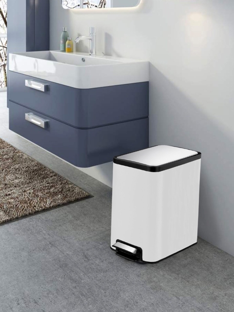 

Obsessions White Fingerprint Resistant Step Dustbin With Liner 8 Litres