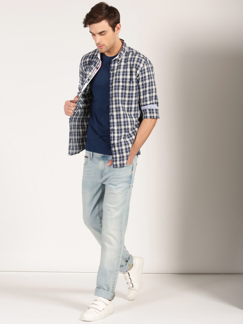 

Harvard Men Navy Blue & Off-White Regular Fit Checked Casual Shirt