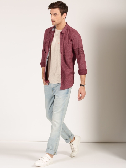 

Harvard Men Maroon Regular Fit Checked Casual Shirt