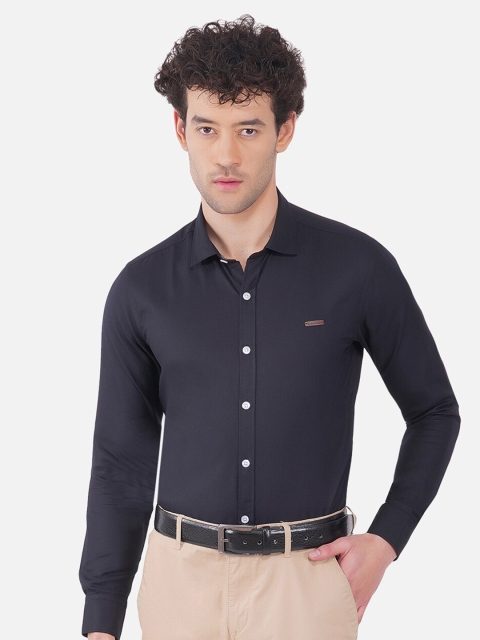 

OUTLAWS Men Black Comfort Slim Fit Casual Shirt