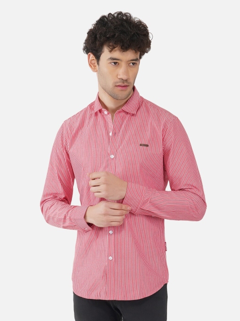 

OUTLAWS Men Red Comfort Slim Fit Striped Casual Shirt