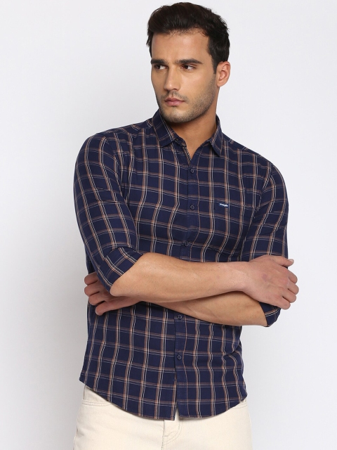 

Wrangler Men Blue Slim Fit Checked Casual Shirt