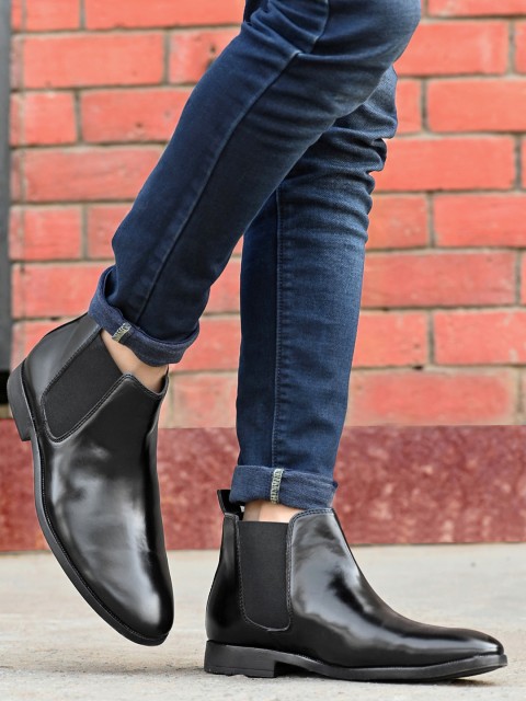 

AfroJack Men Black Solid Mid-Top Boots