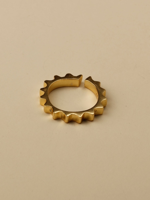 

STILSKII Gold-Plated Edge-Shaped Finger Ring
