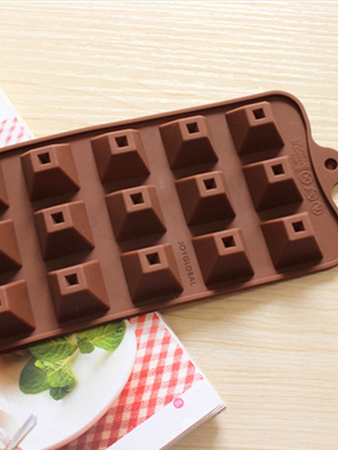 

JoyGlobal Brown Pyramid Gems Chocolate Mould