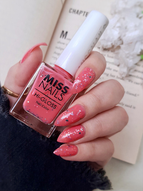 

MISS NAILS Pink Flicker Hi Gloss Long Lasting Nail Polish 10 ml
