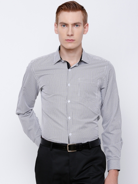 

Mark Taylor Men Black & White Slim Fit Checked Formal Shirt